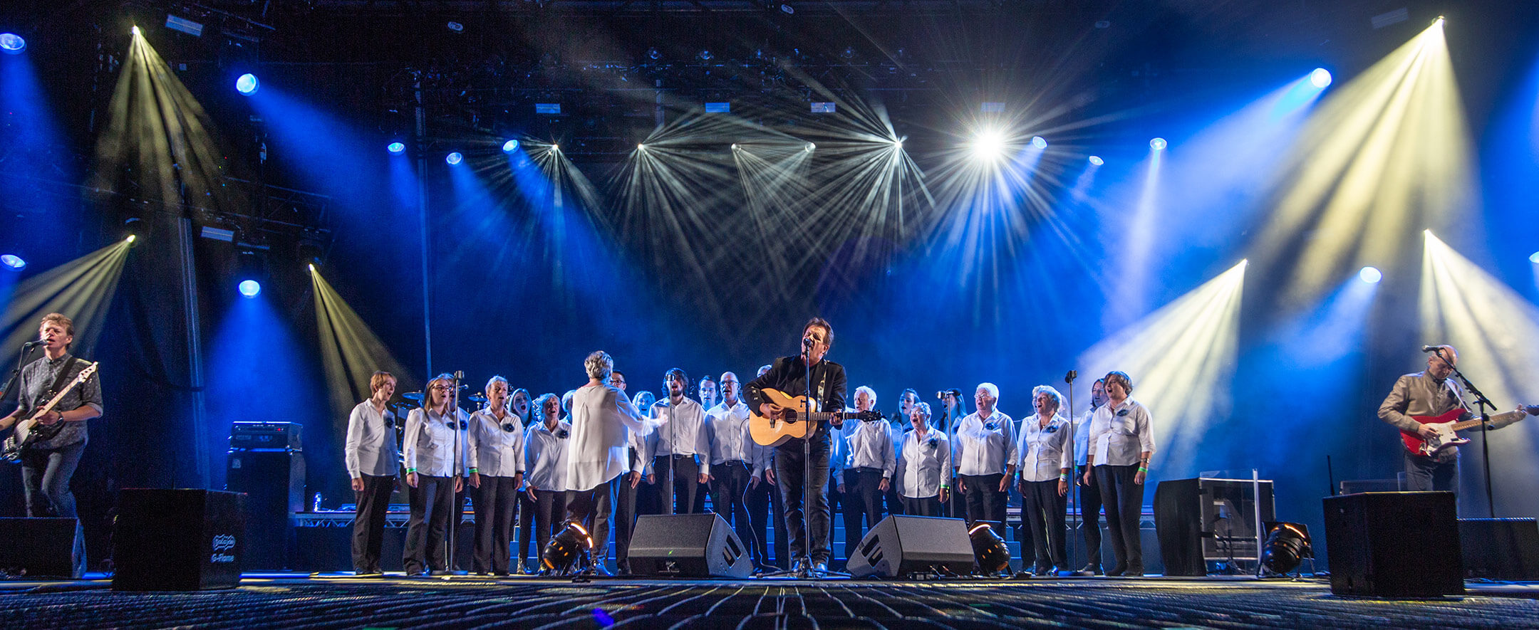 Glasgow Islay Gaelic Choir performing with Donnie Munro and Runrig at The Last Dance, August 2018.